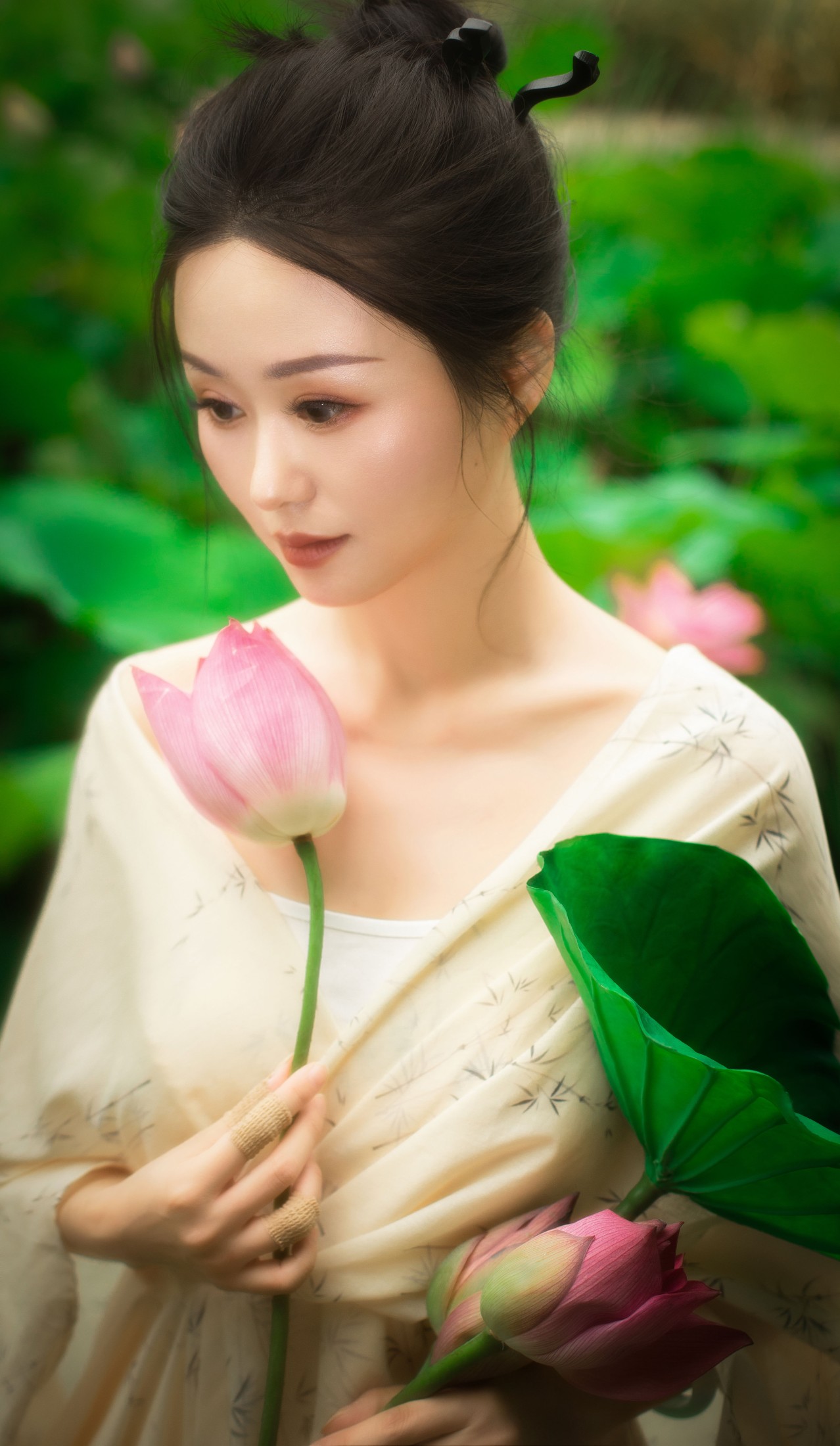 图片[6]-二十四时 – 《夏至未至，娇荷已开》[22P]-COS写真在线网