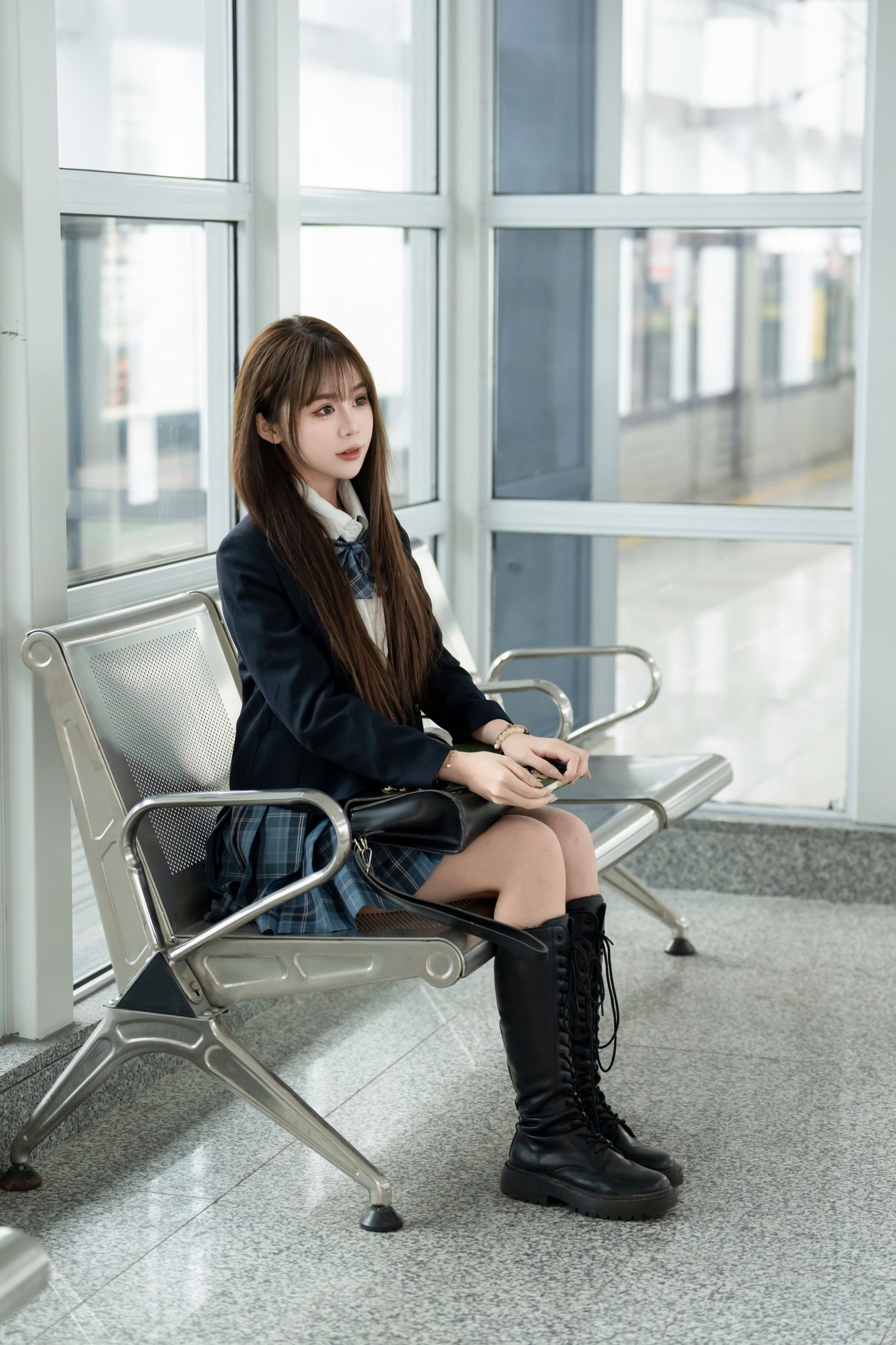 图片[6]-泡芙小方 – 《等车也等你》[25P]-COS写真在线网