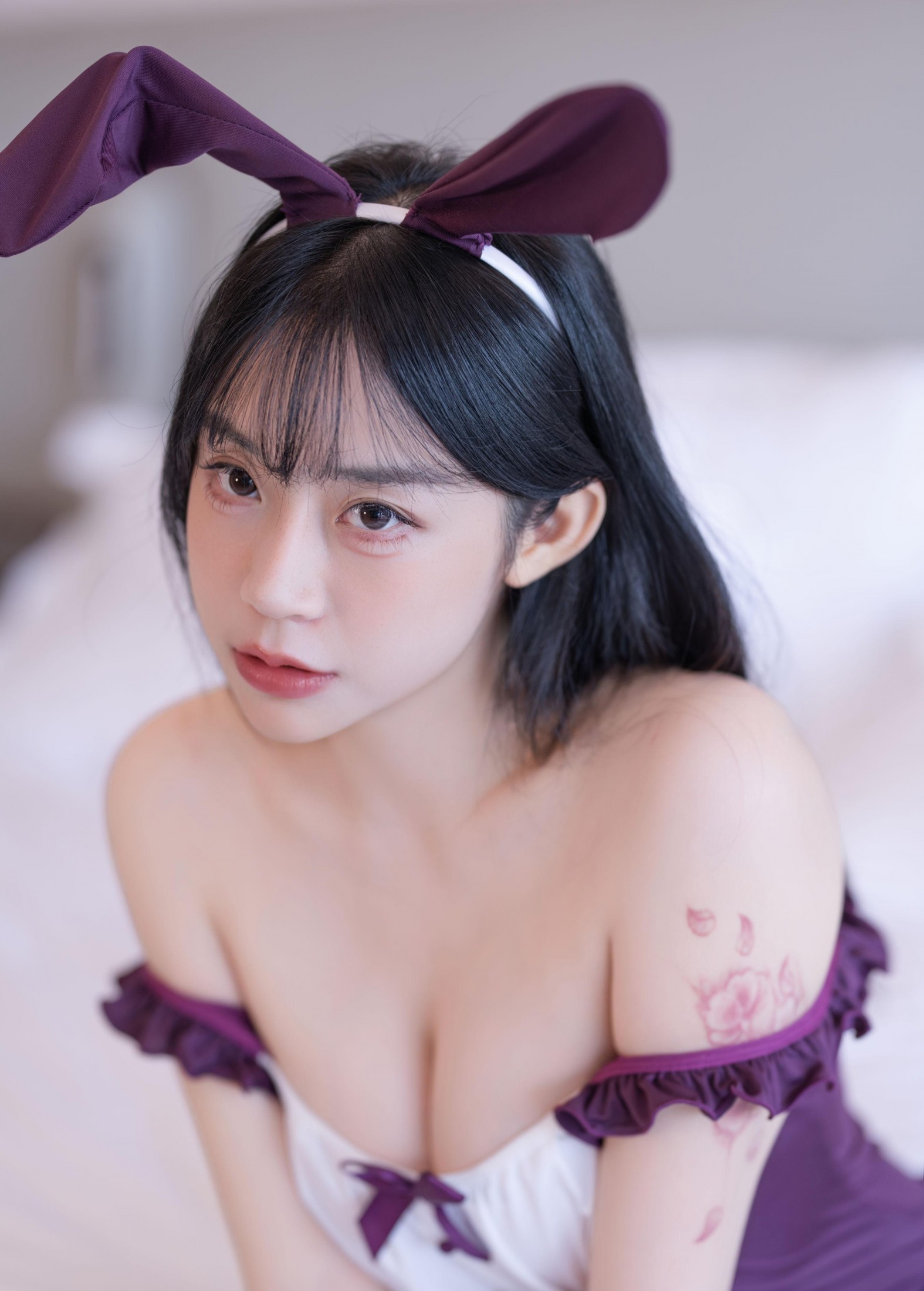 图片[2]-一元同学Jodie – 《紫调兔耳，邂逅温柔》[57P]-COS写真在线网
