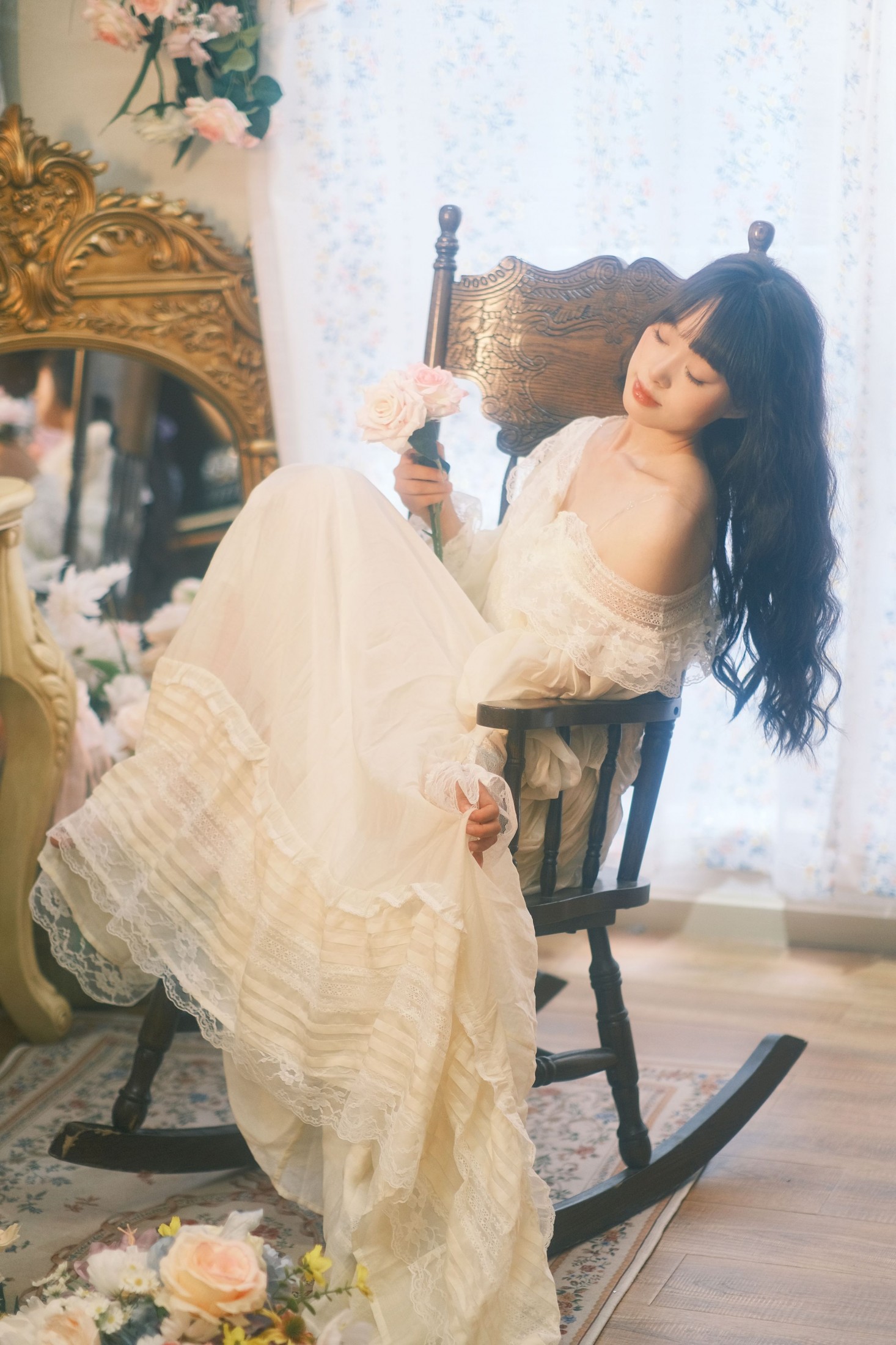 椰汁 – 《温柔法式花房少女》[21P]-COS写真在线网