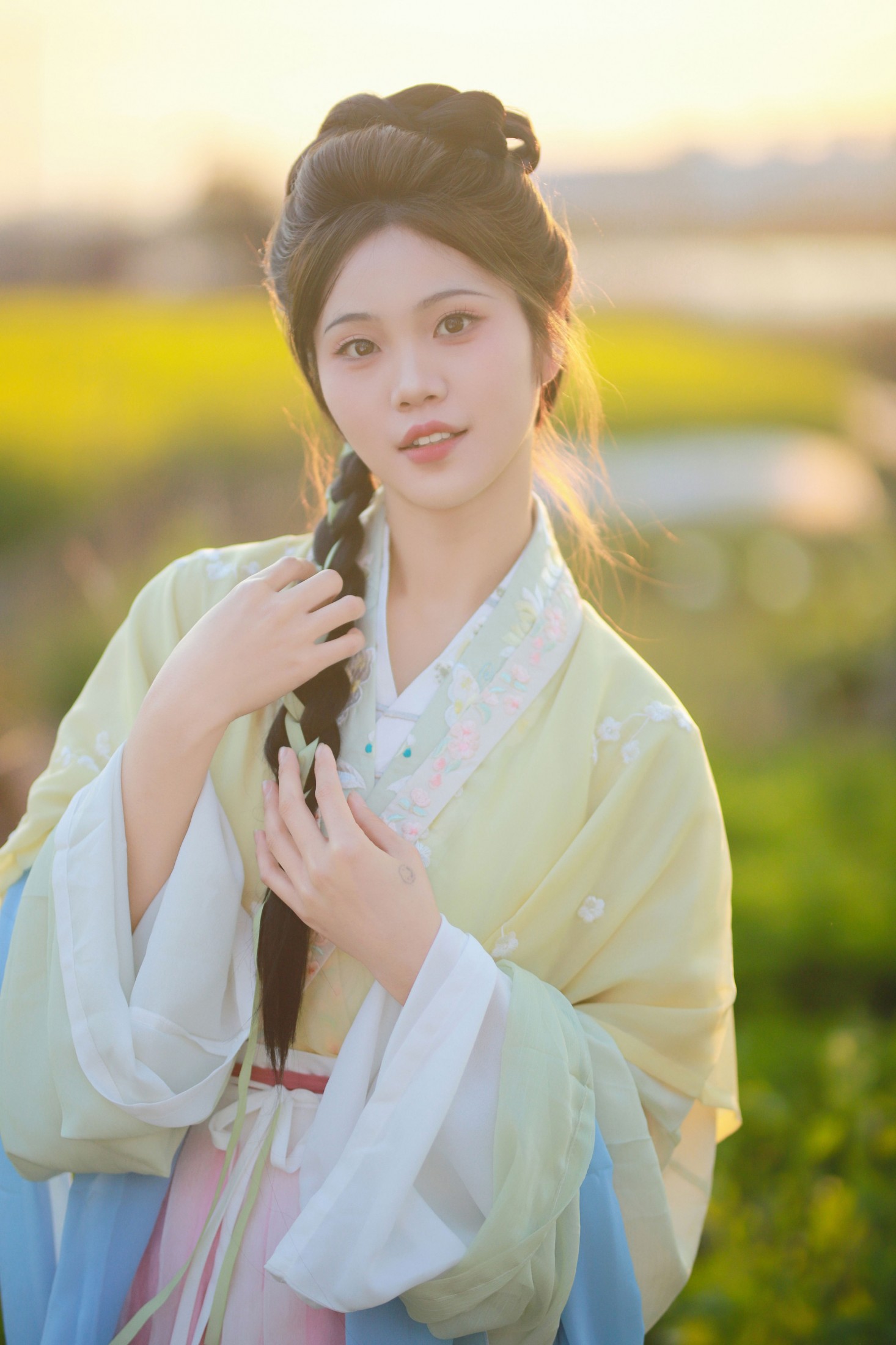 今天要去化妆玲 – 《油菜花与少女》[13P]-COS写真在线网