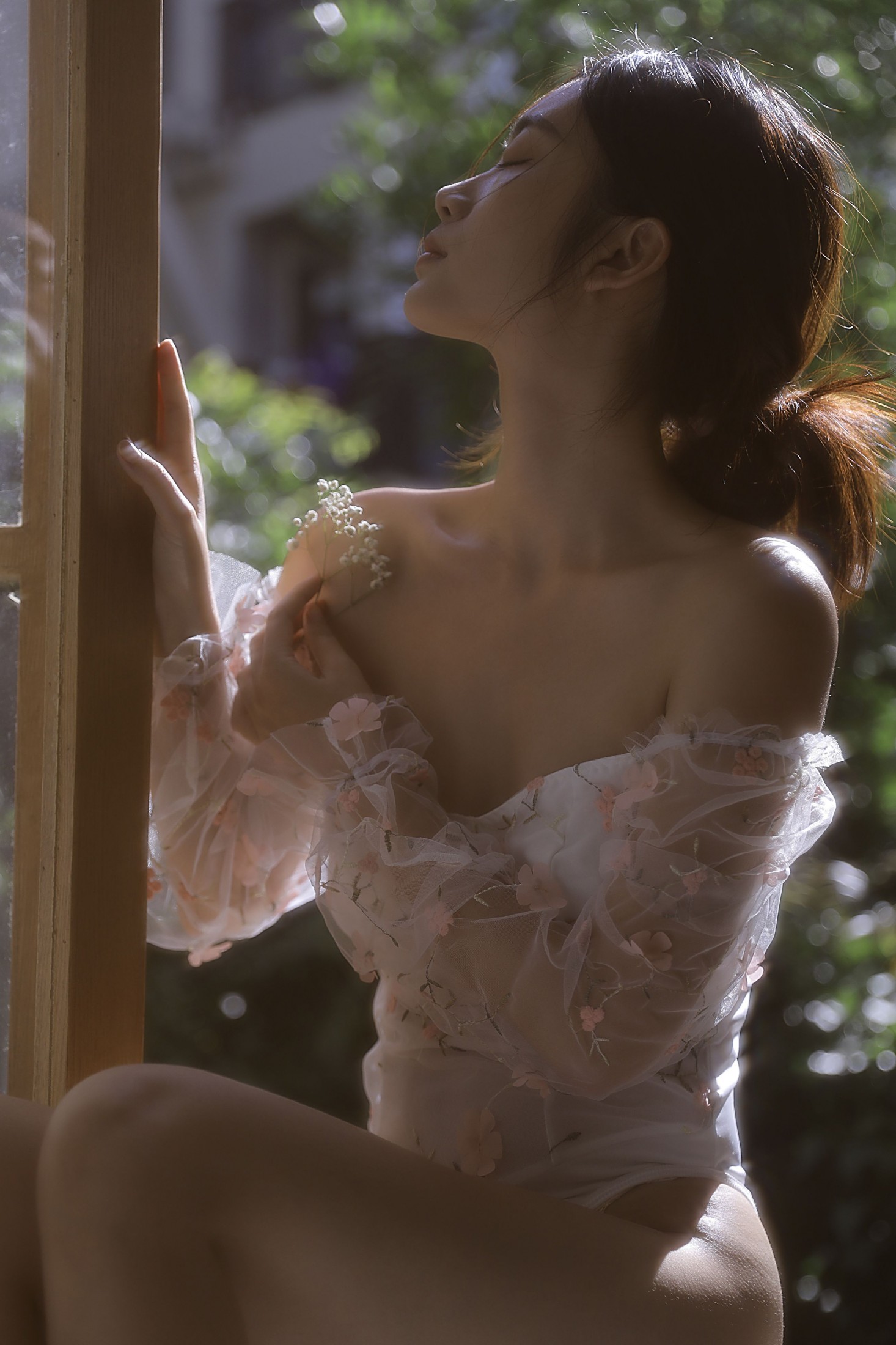 六六 – 《窗边心事》[15P]-COS写真在线网