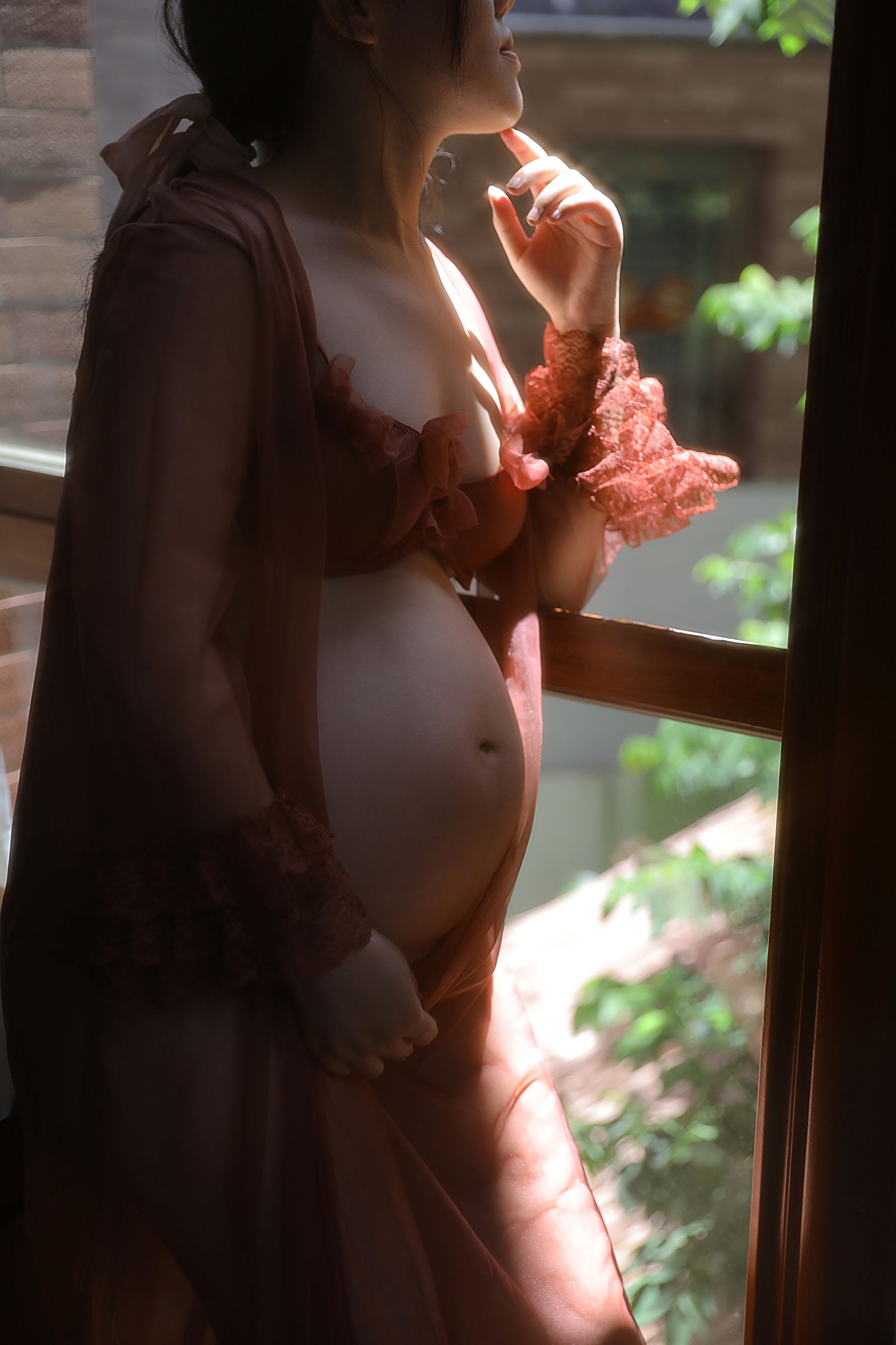 Quinnao巧阿 – 《她先是她自己 再是妈妈》[13P]-COS写真在线网