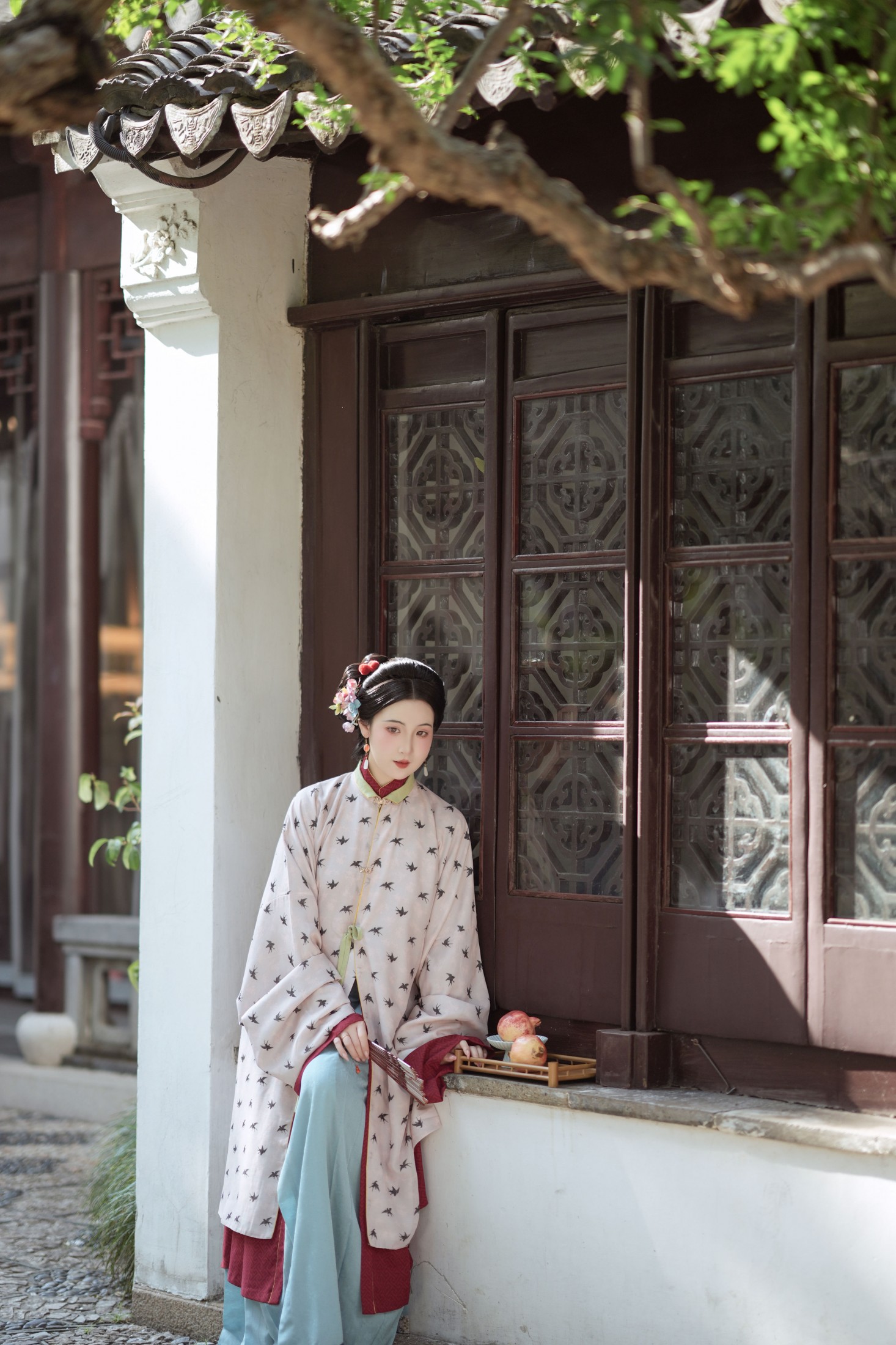 我是金儿呀 – 《榴花开欲然》[22P]-COS写真在线网