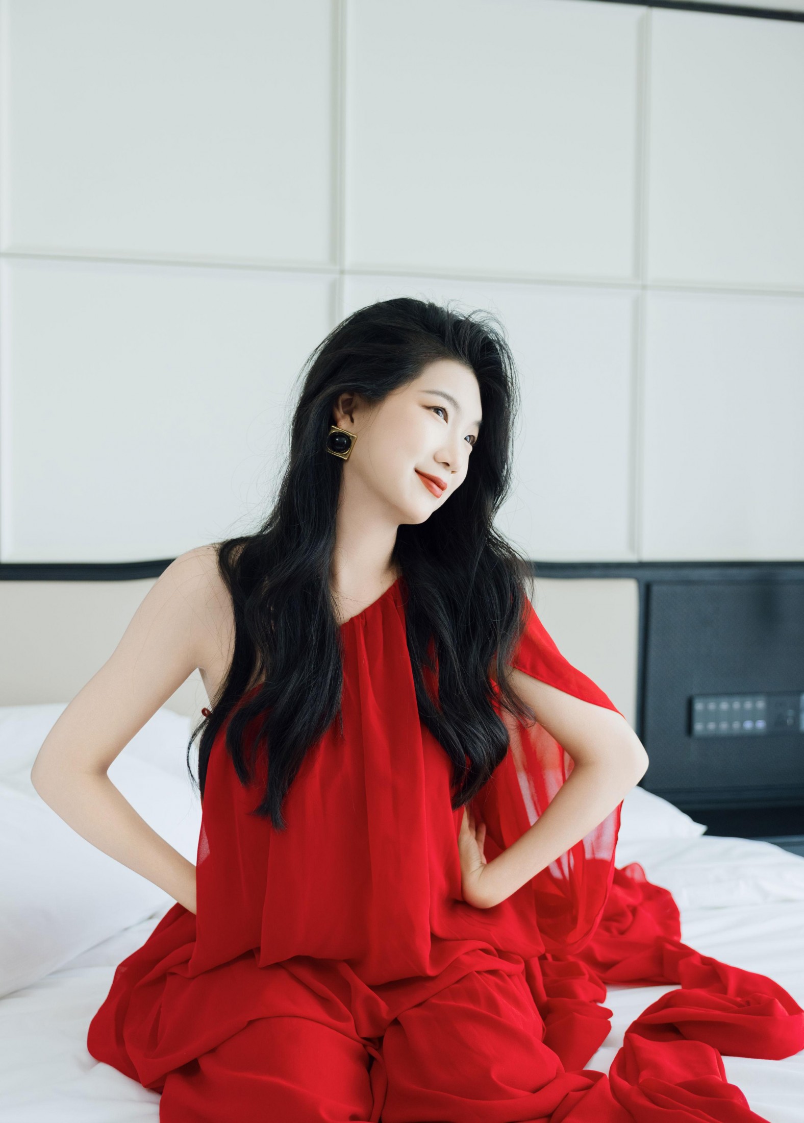 图片[2]-一杯杨枝 – 《光影与绸缎的共舞》[26P]-COS写真在线网