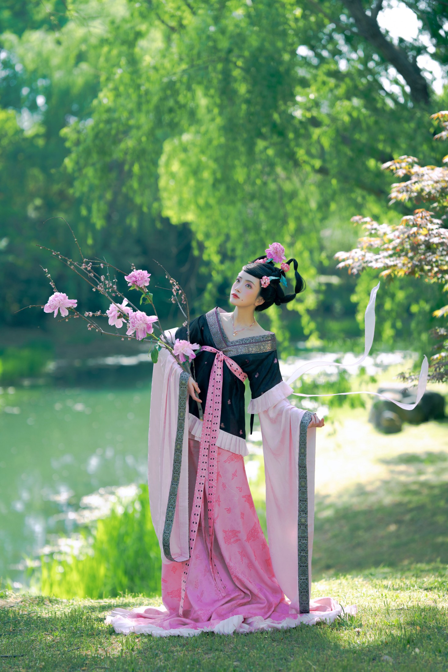 桃迟 – 《倾杯序——芍药》[12P]-COS写真在线网