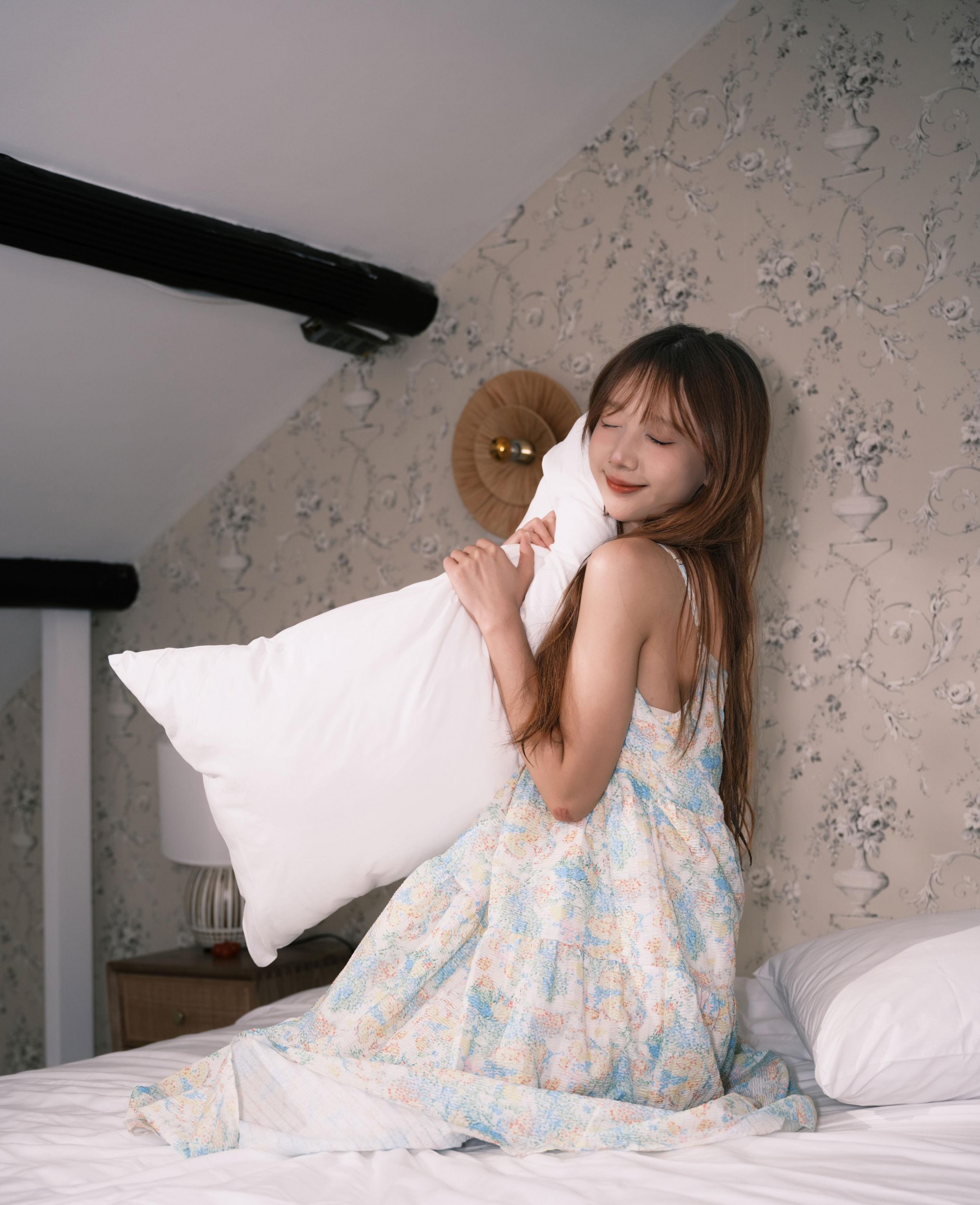 图片[2]-醒醒 – 《起床梳洗的阁楼少女》[25P]-COS写真在线网
