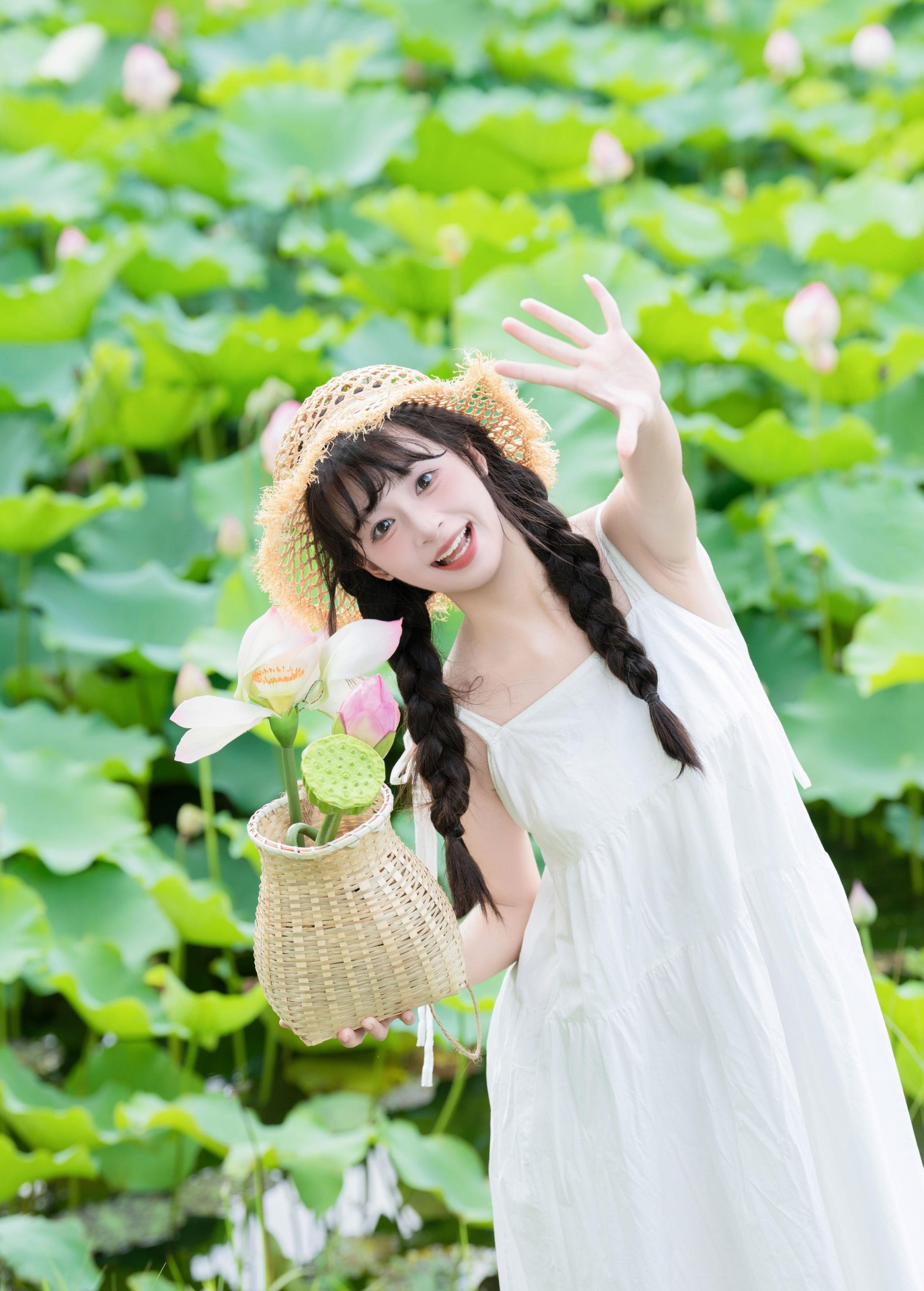 图片[2]-夏芋小年 – 《荷塘》[27P]-COS写真在线网