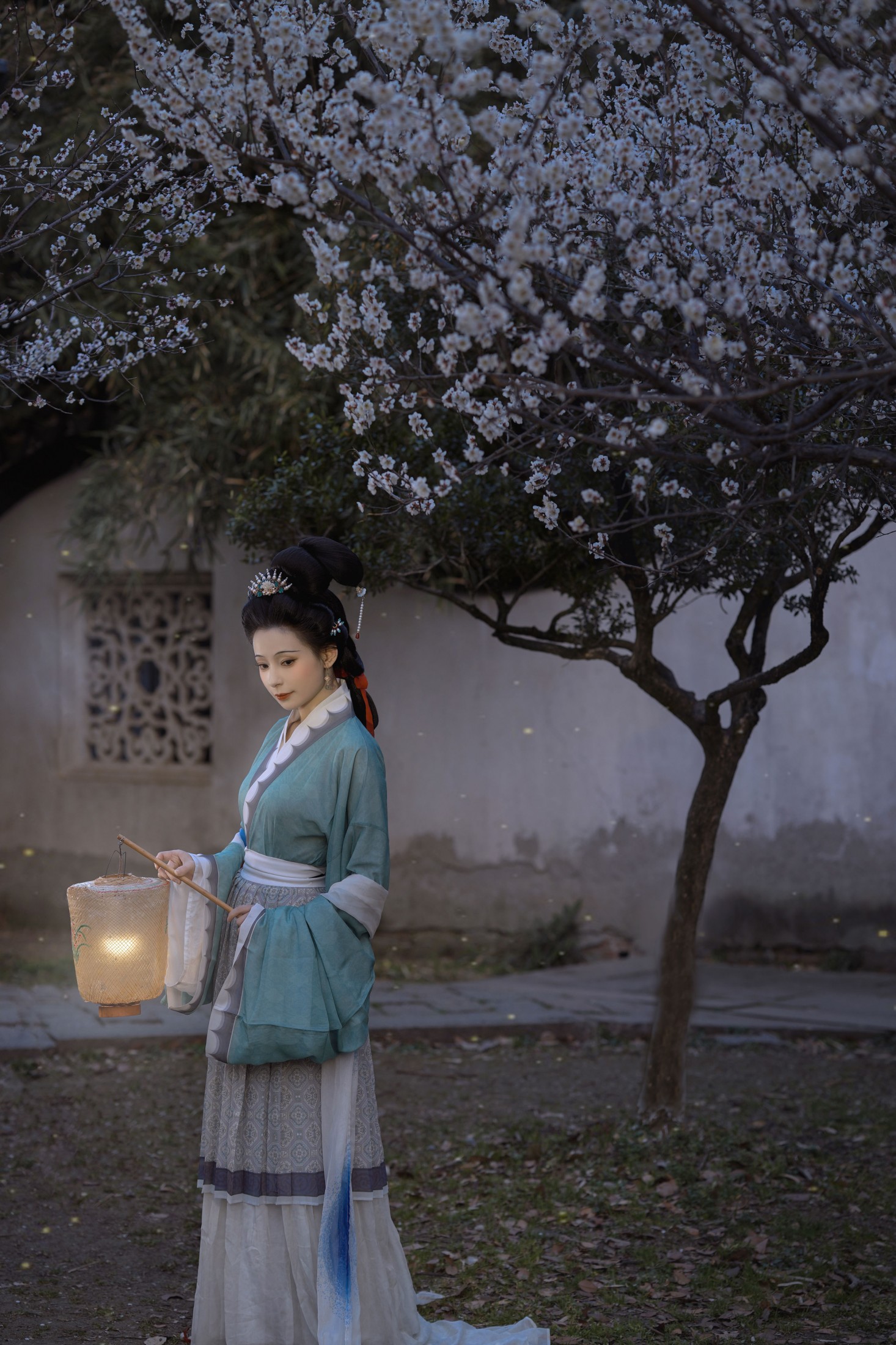 弥璎呀 – 《待月西厢下，疑是故人来》[13P]-COS写真在线网