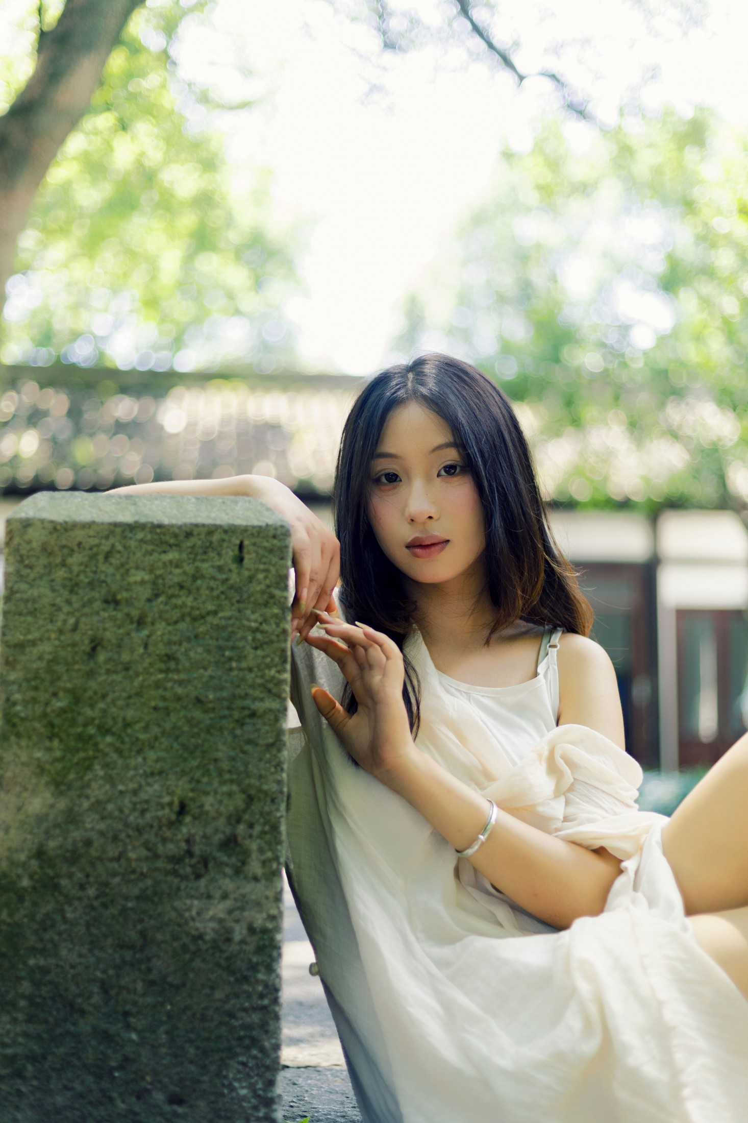 小u – 《六和塔的光影绿意》[35P]-COS写真在线网