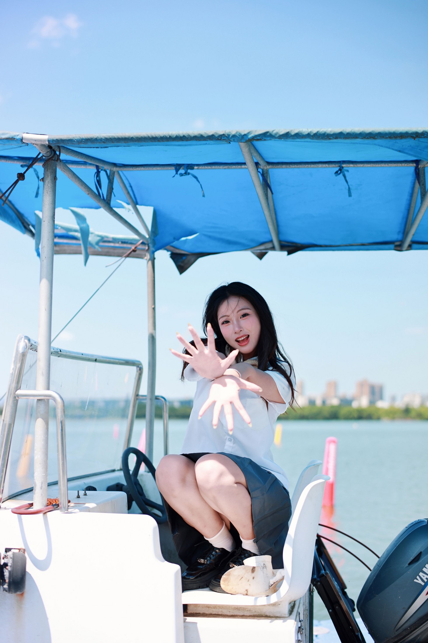 小u – 《湖边日系jk》[33P]-COS写真在线网