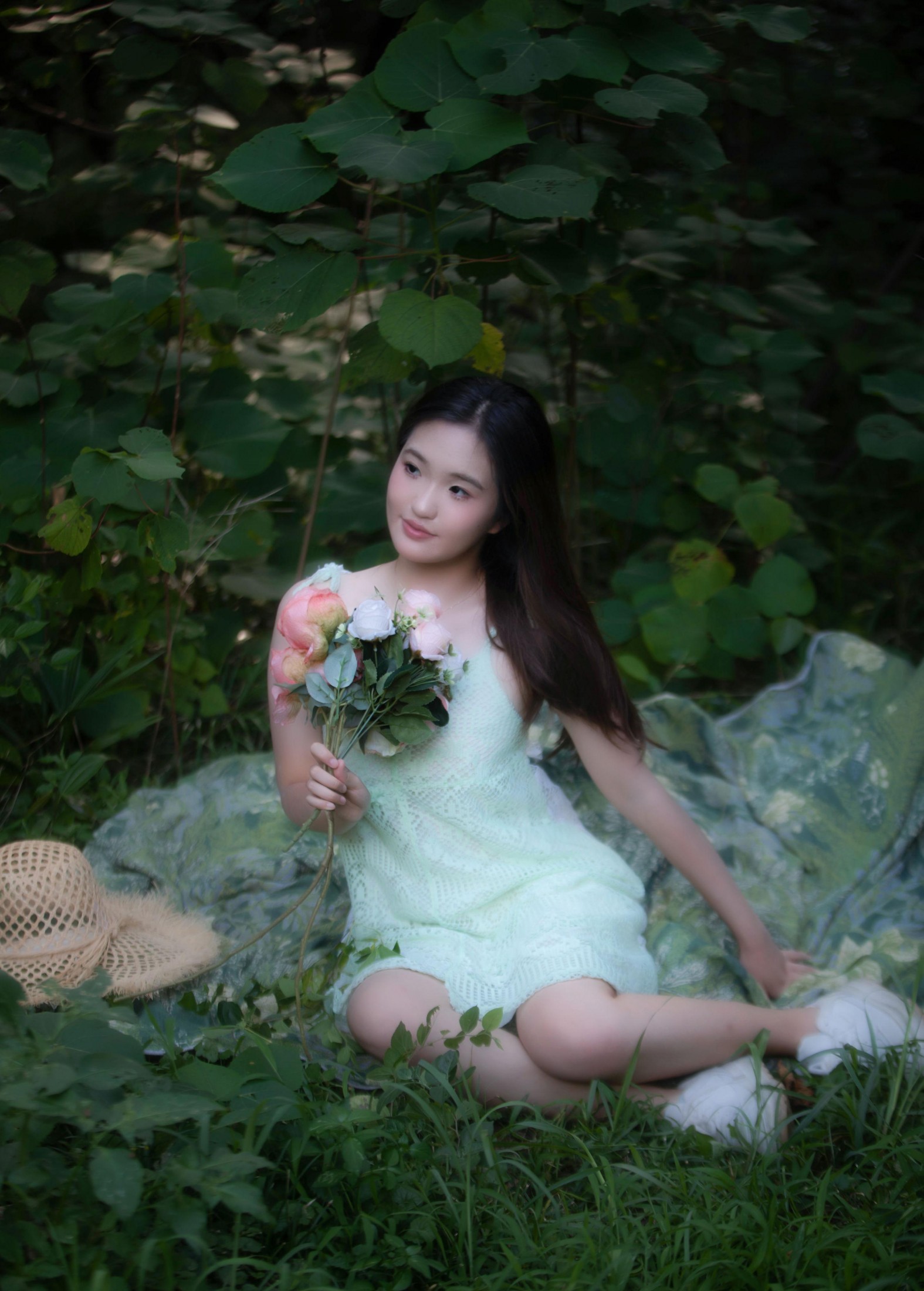 图片[2]-小雅 – 《草地上的少女》[16P]-COS写真在线网