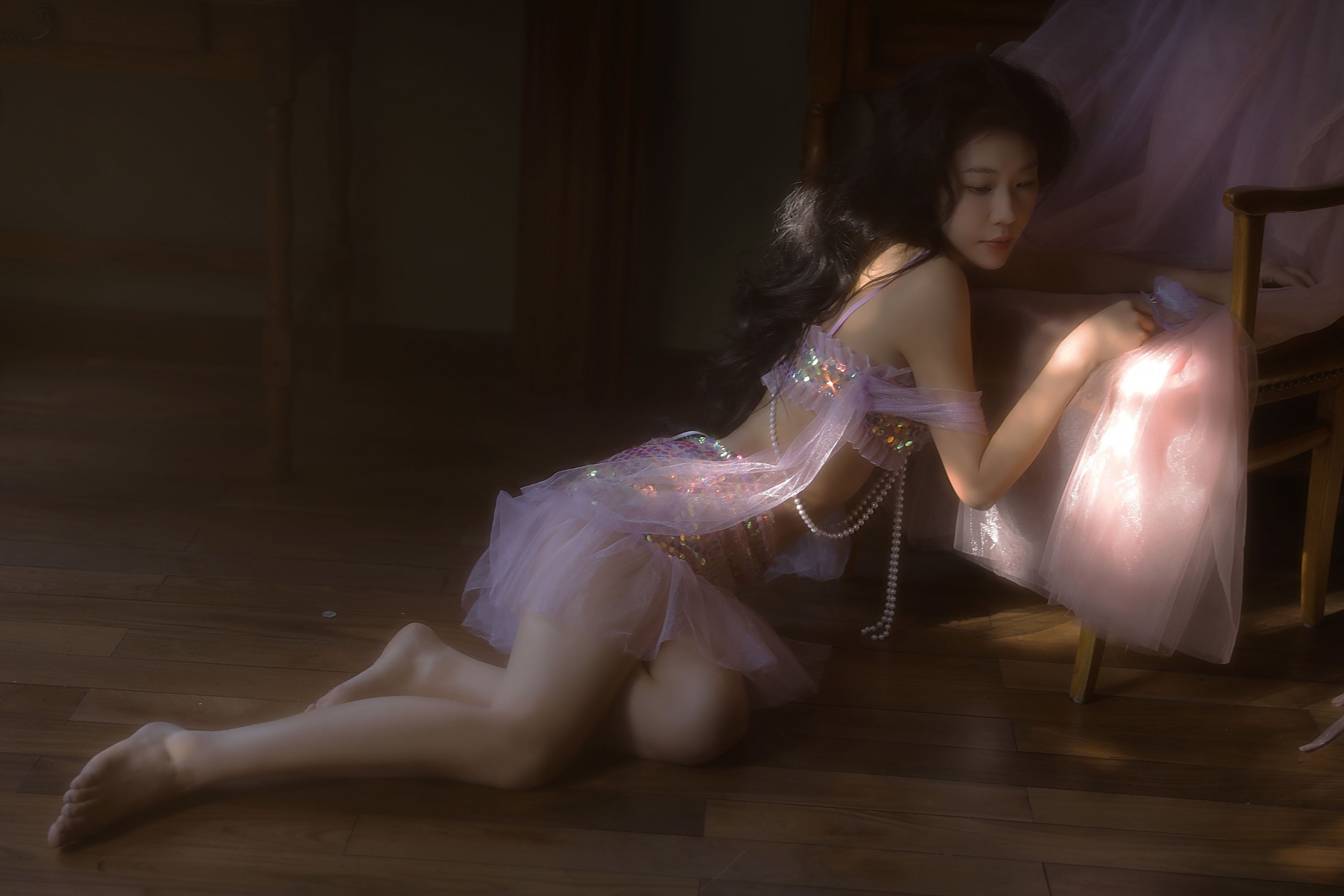 图片[4]-野生模特园子 – 《会发光的紫》[9P]-COS写真在线网