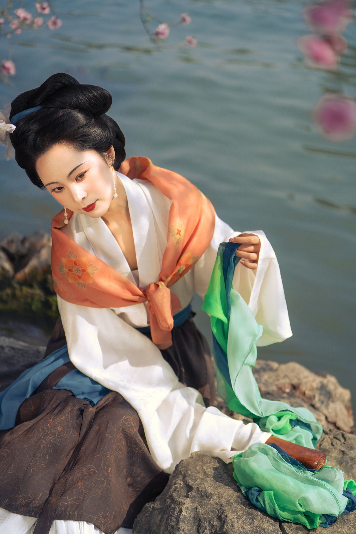 图片[4]-三弦 – 《浣纱弄碧影，自与清波闲》[10P]-COS写真在线网