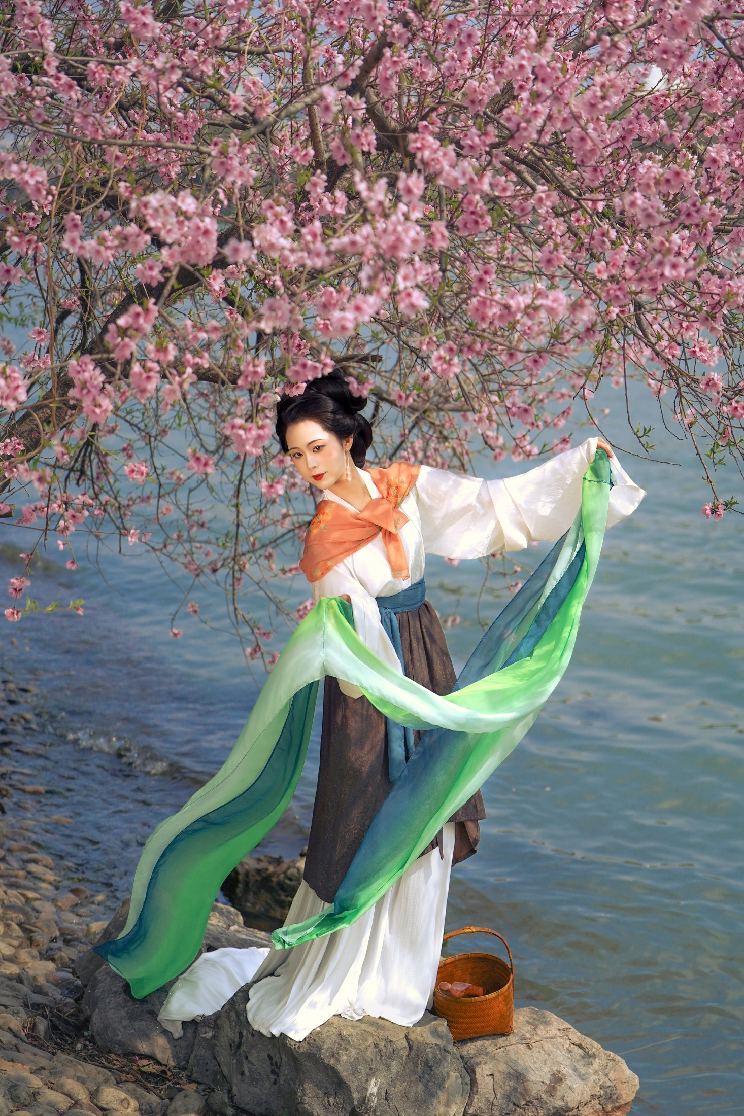 图片[3]-三弦 – 《浣纱弄碧影，自与清波闲》[10P]-COS写真在线网