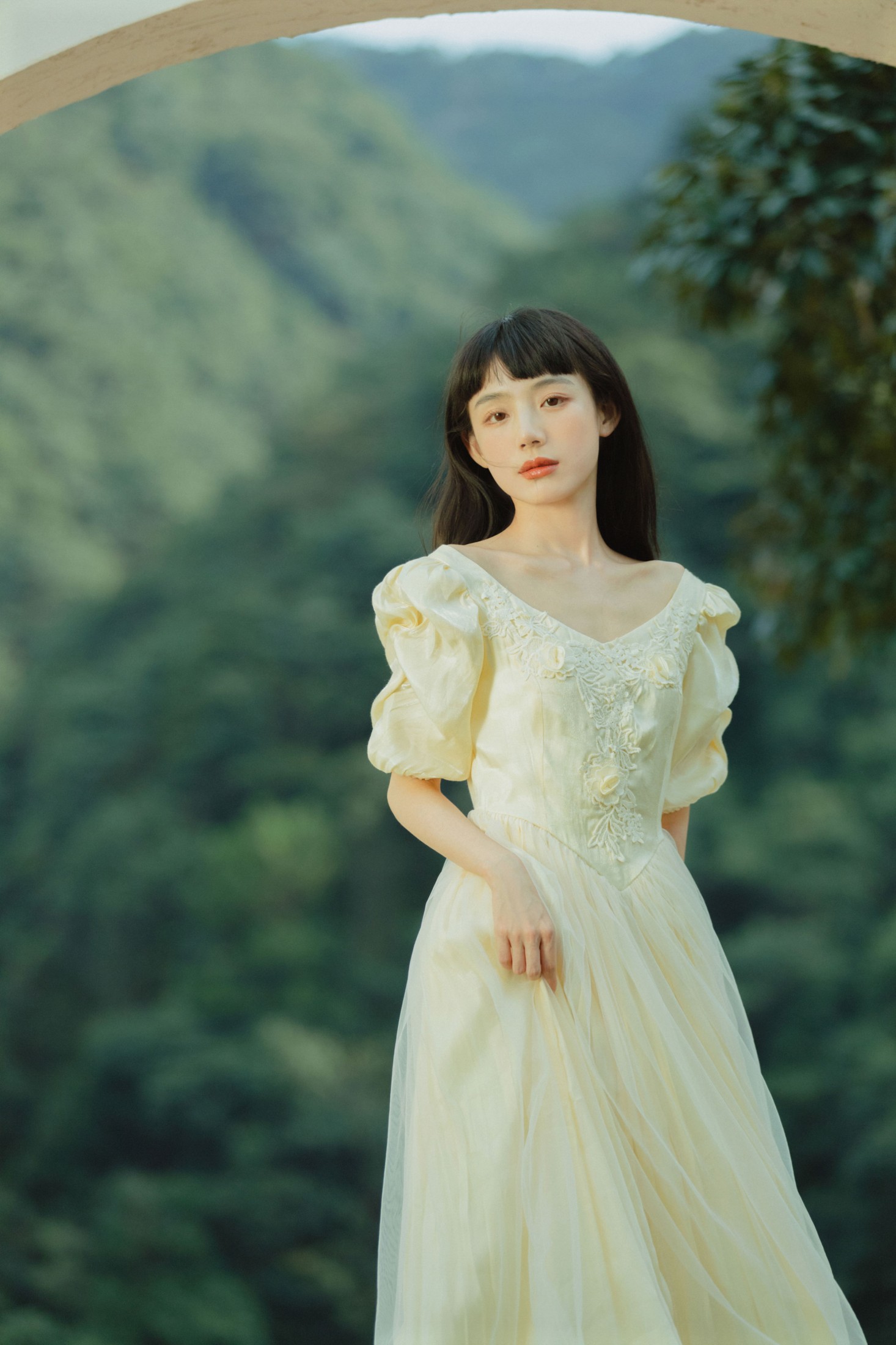– 《阳光与裙角》[32P]-COS写真在线网
