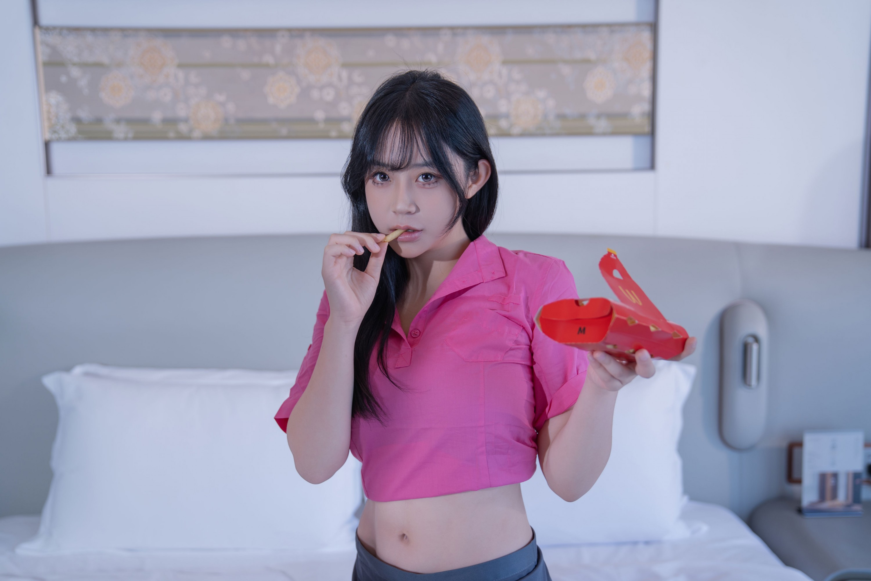 图片[5]-一元同学Jodie – 《绯色慵懒：独处时光的微醺格调》[45P]-COS写真在线网