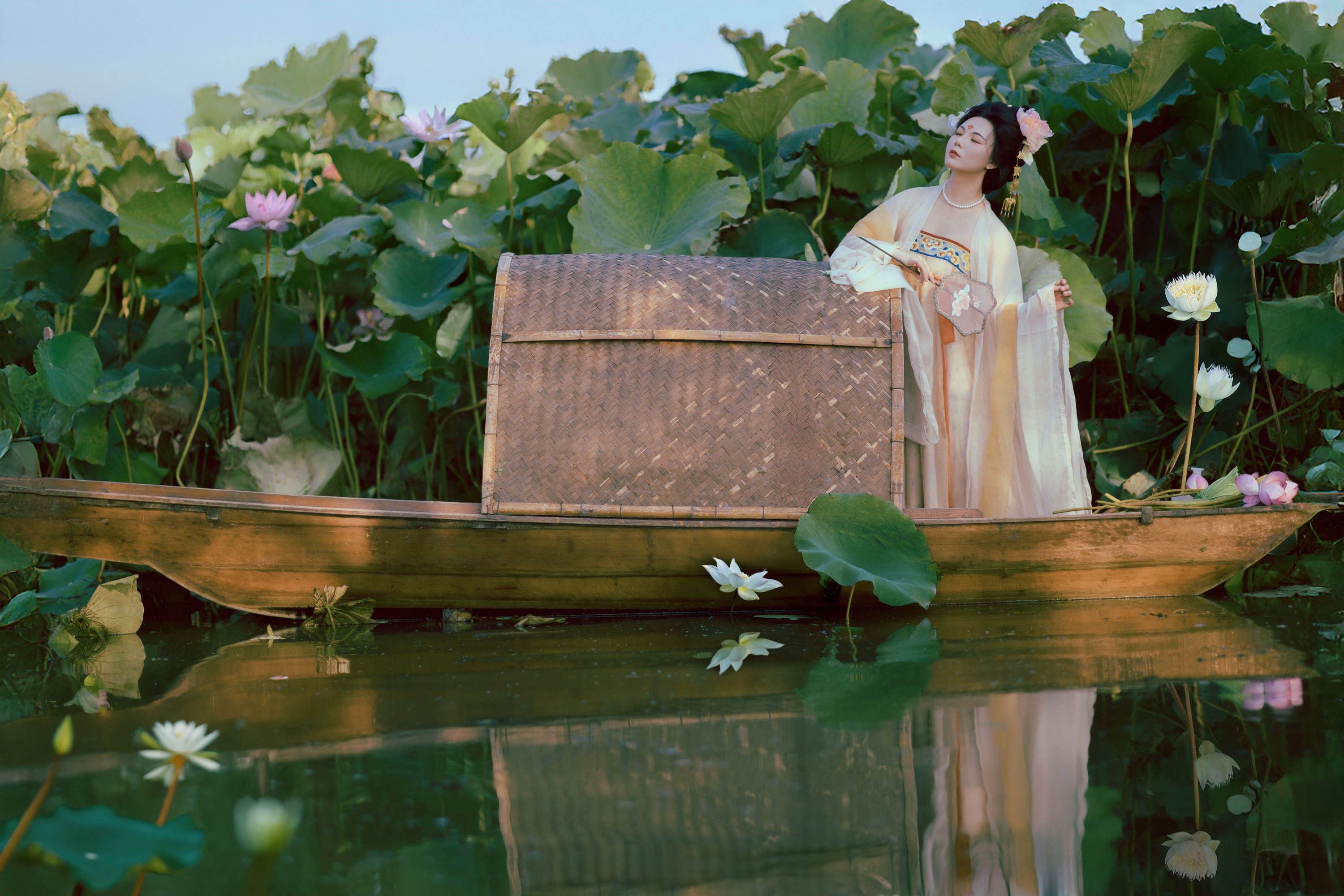 图片[5]-木叶宇智波菠菜 – 《雨歇荷塘》[18P]-COS写真在线网