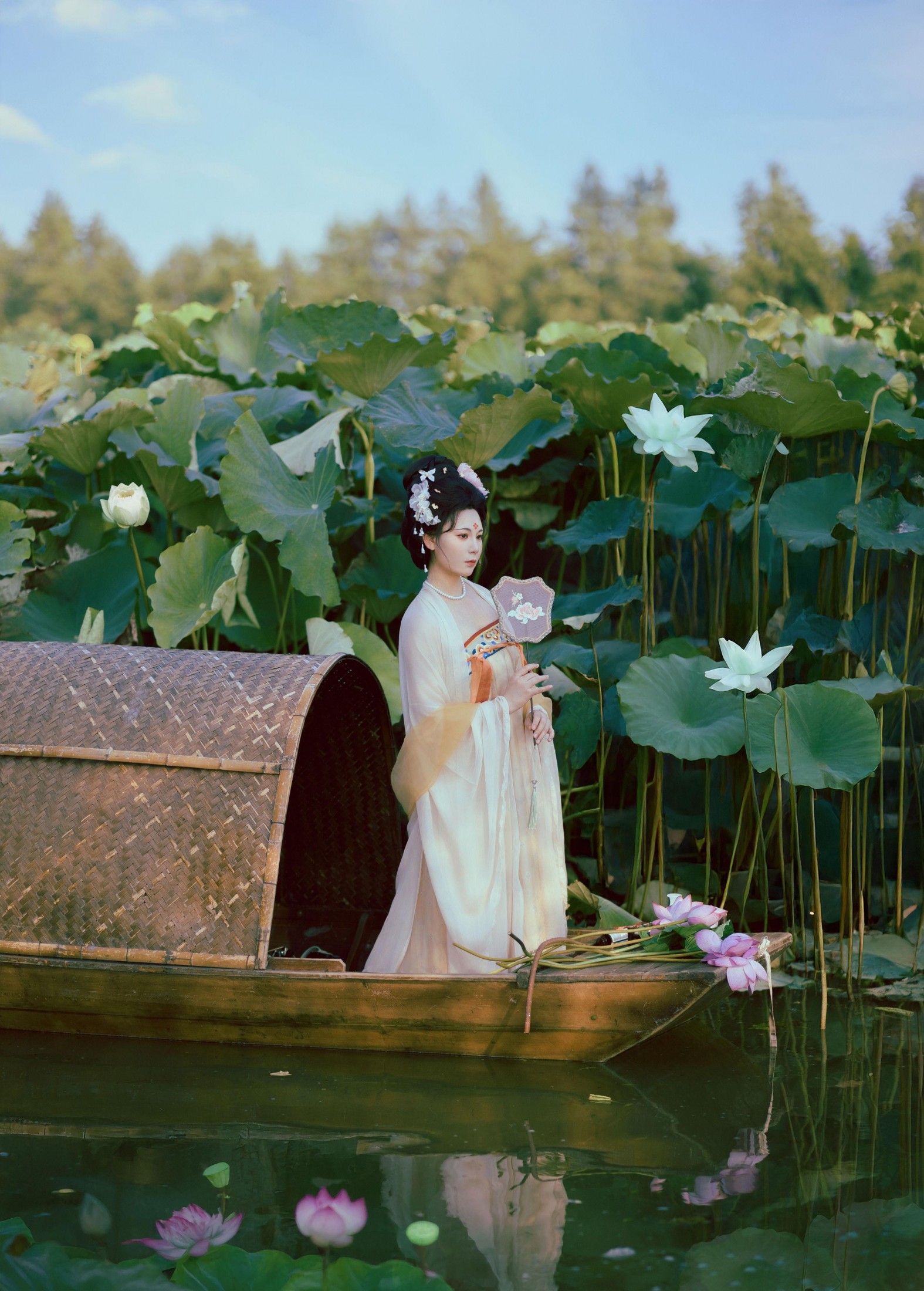 图片[2]-木叶宇智波菠菜 – 《雨歇荷塘》[18P]-COS写真在线网